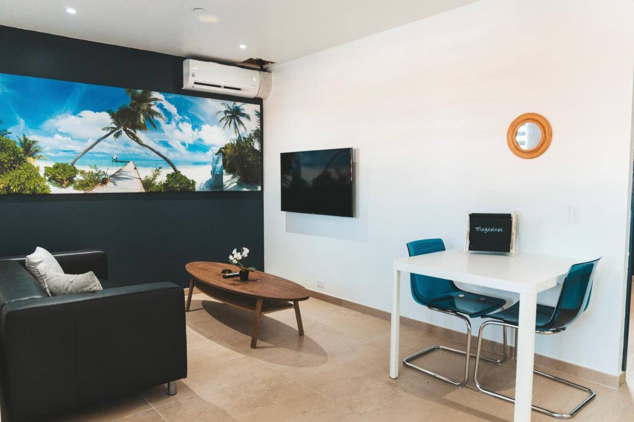 Gray Door Apartments - Adults Only Palm Beach Esterno foto