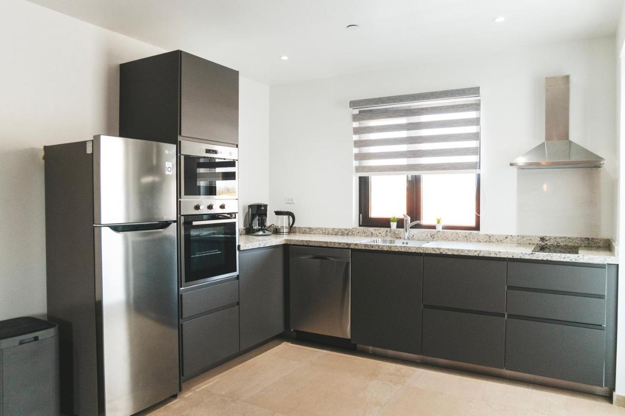 Gray Door Apartments - Adults Only Palm Beach Esterno foto