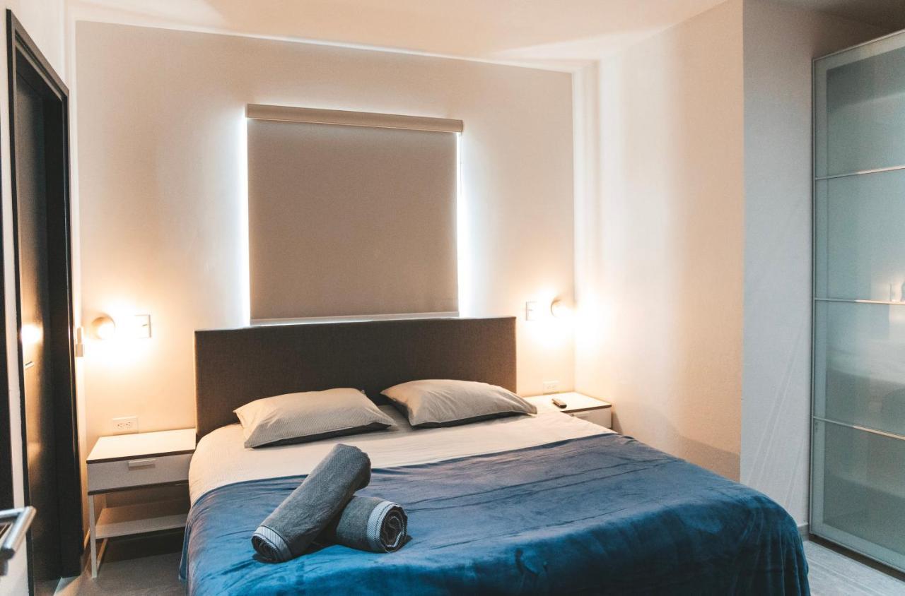 Gray Door Apartments - Adults Only Palm Beach Esterno foto