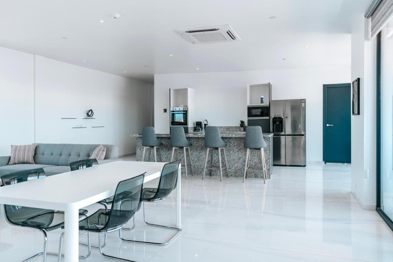 Gray Door Apartments - Adults Only Palm Beach Esterno foto