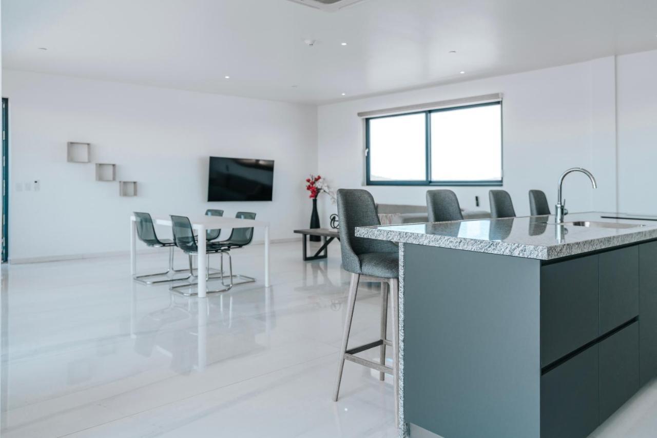 Gray Door Apartments - Adults Only Palm Beach Esterno foto
